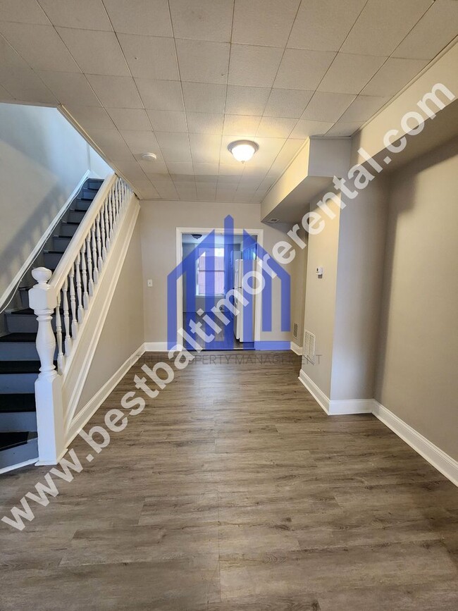 Building Photo - Spacious 3 Bedroom in East Baltimore