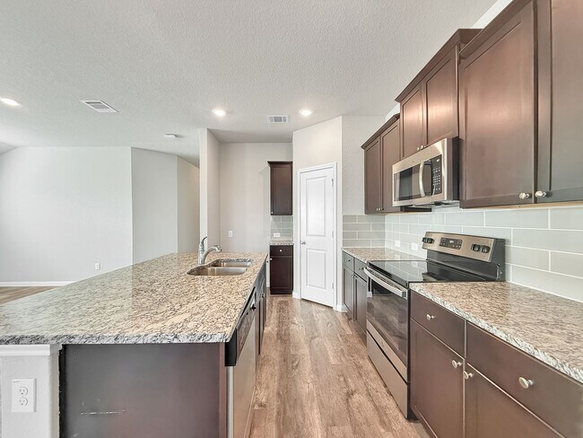 Building Photo - 401 Utica Way