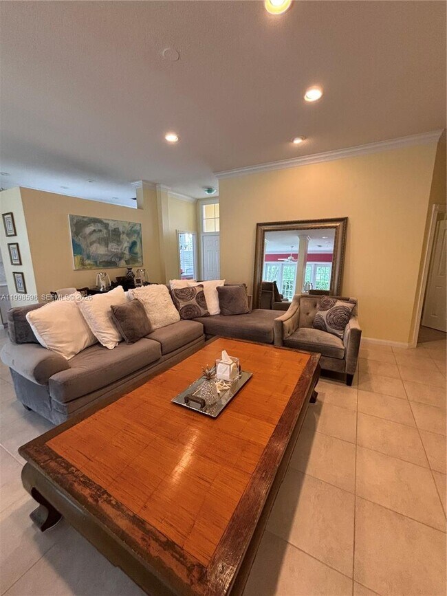 Building Photo - 2871 SW Brighton Way