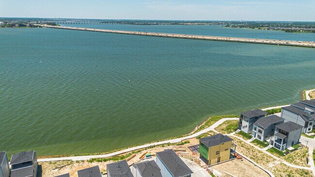 Building Photo - 516 Secretariat Dr