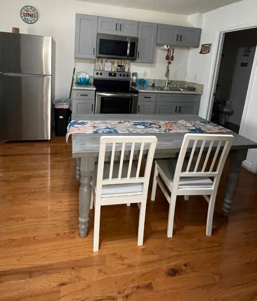 Primary Photo - 1373 1st Ave