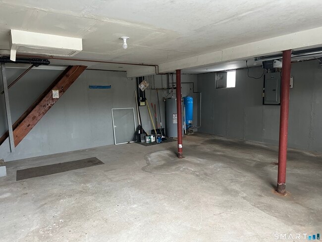 Building Photo - 18 Brighton St