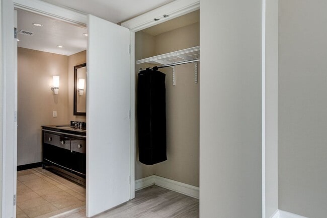 Building Photo - Sky Las Vegas-Strip/City/Red Rock Mtn Views from this Stunning 2Bd/2.5Ba Residence