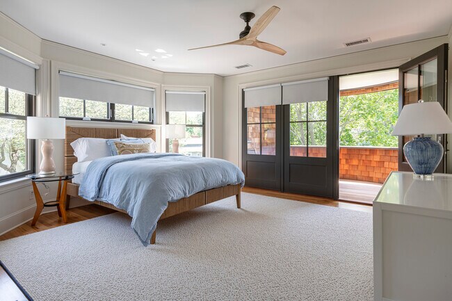 Building Photo - 9 Arlington Ave