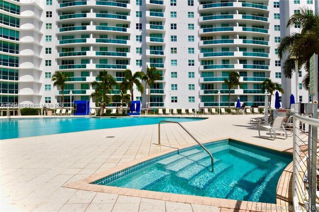 Building Photo - 7900 Harbor Island Dr