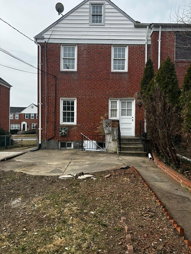 Building Photo - Glen Keith Blvd