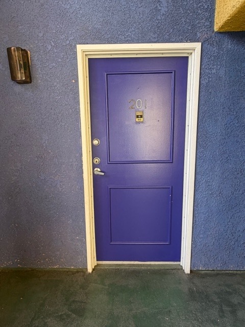 Entry - 4627 Finley Ave