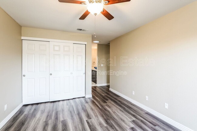 Building Photo - 2412 Pecan St