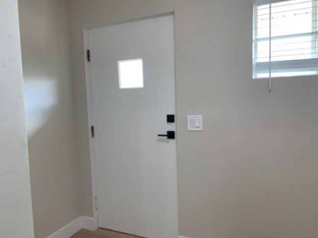 Building Photo - Beautifully Remodeled Cottonwood Heights Home!