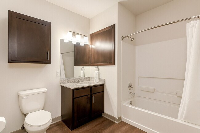 Building Photo - 305 E Broadway St