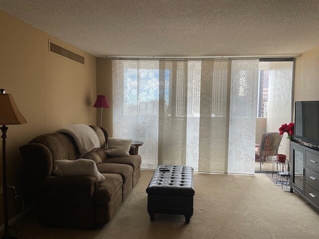 Building Photo - 1020 15th St