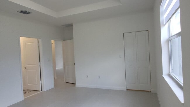 Building Photo - 16105 SW 149th Ave