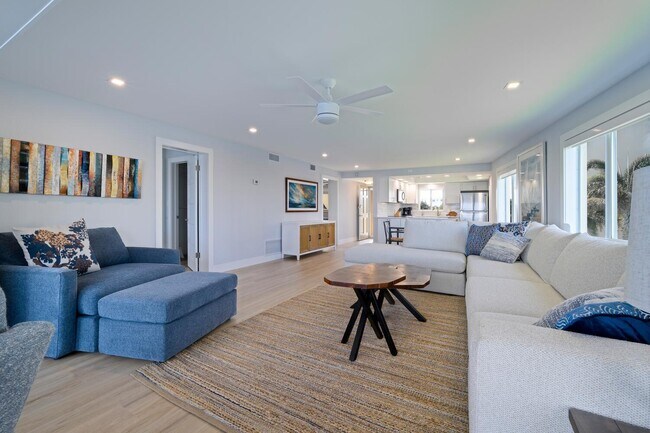 Building Photo - 52 Yacht Club Dr