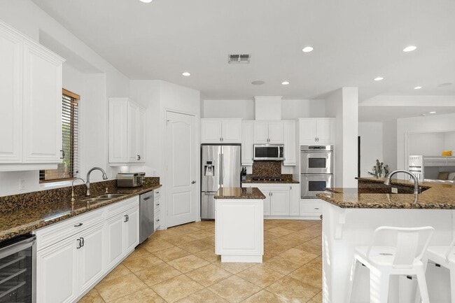 Building Photo - 51200 Calle Paloma