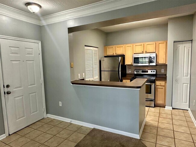 Building Photo - 12825 Madison Pointe Cir