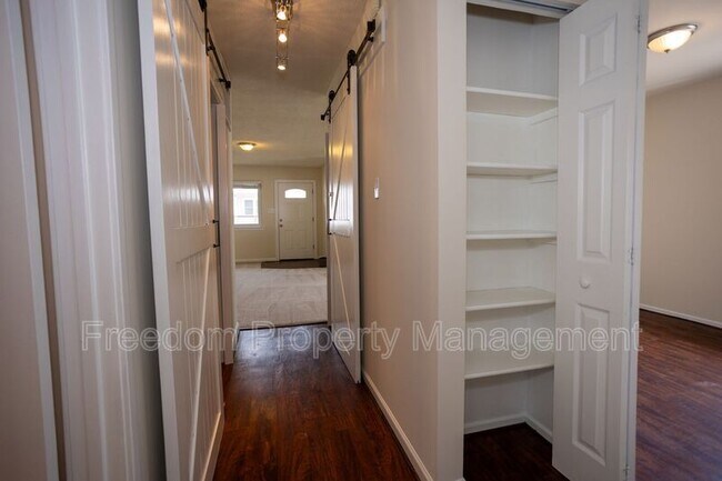 Building Photo - 9327 Woodlea Ct