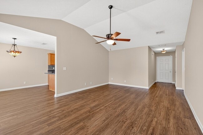 Building Photo - 851 Kanatak Ln