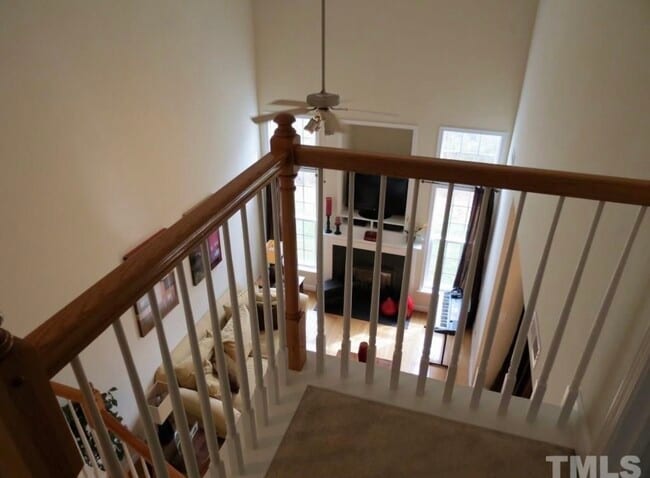 Building Photo - 844 Saratoga Dr