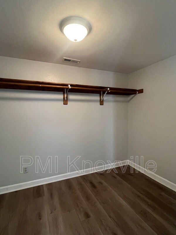 Building Photo - 489 W Outer Dr