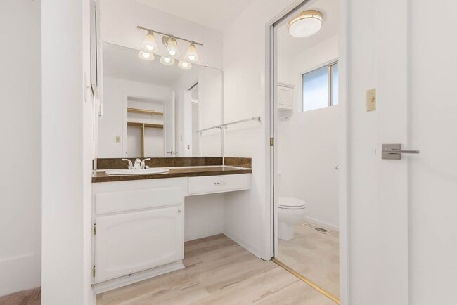 Building Photo - 10716 NE 144th Ct