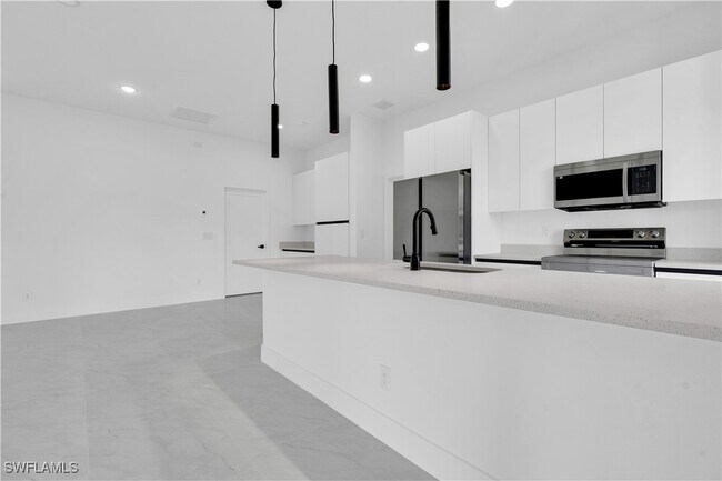 Building Photo - 2700 42nd St W