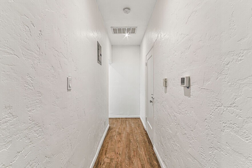 Building Photo - 1503 S Shenandoah St