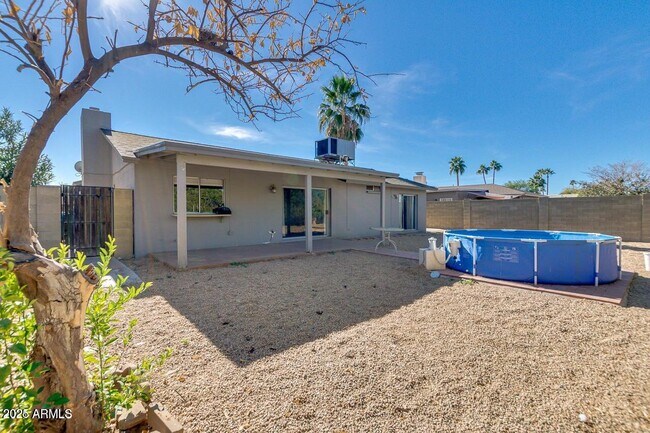 Building Photo - 3832 E Bloomfield Rd