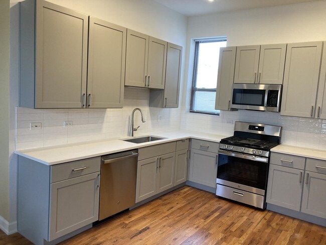 Building Photo - 4041 S Calumet Ave