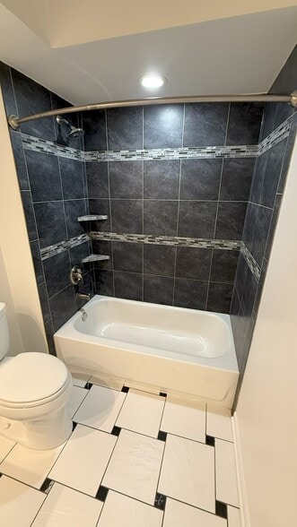 2nd Bath 2 - 225 Main St