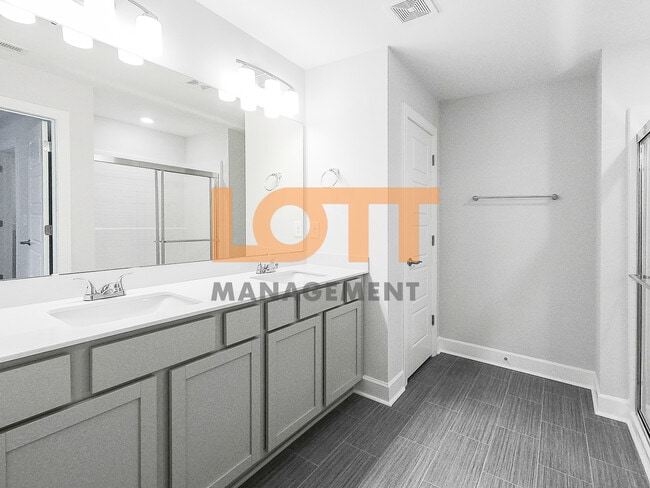 Building Photo - 24 Jaycee Ct