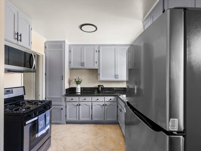 Kitchen - 3801 Legion Ln