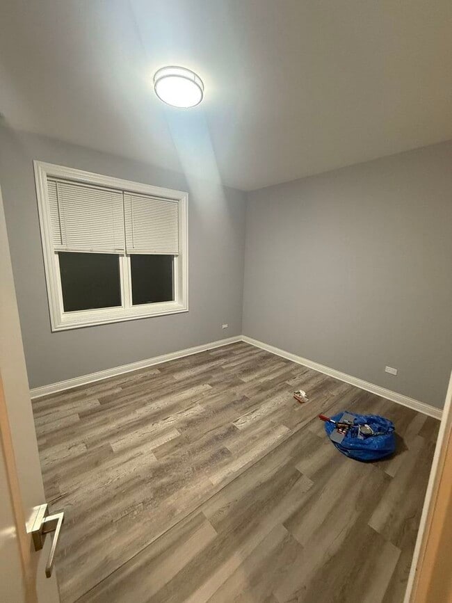 Building Photo - 4525 S Prairie Ave