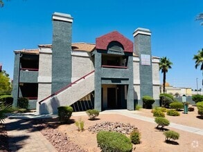 Building Photo - Charming 1-Bedroom Condo in the Heart of S...