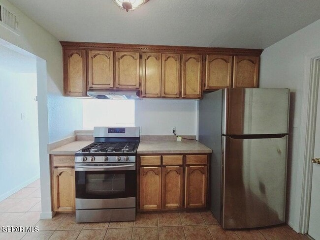 Building Photo - 7219 Oval Rock Dr