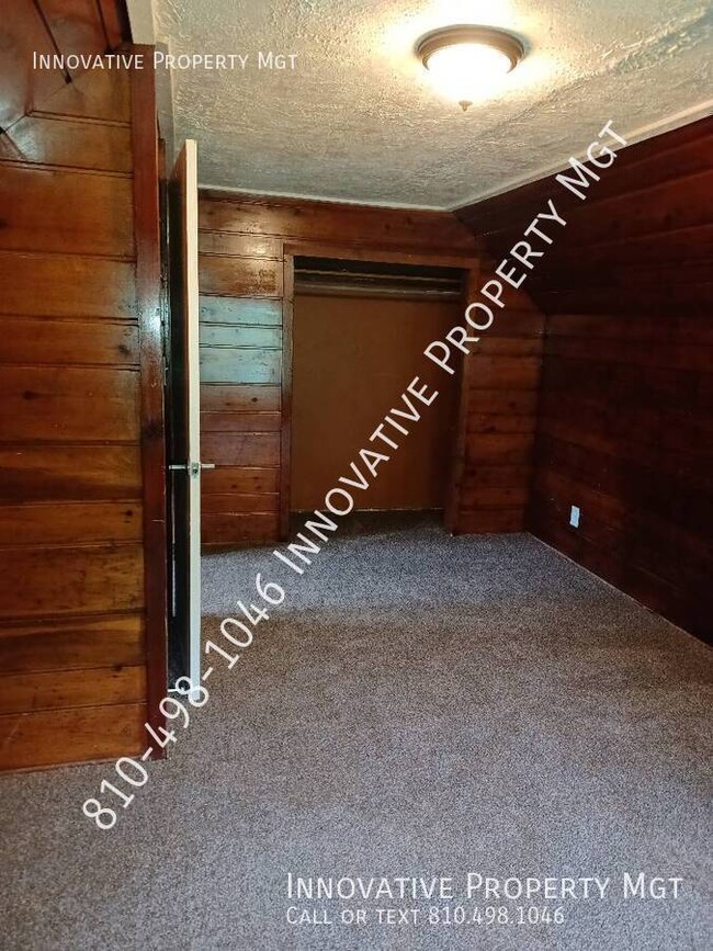 Building Photo - 3087 Hatherly Ave