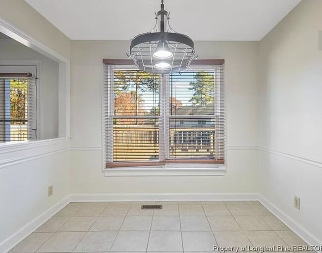 Building Photo - 6466 Brookshire St