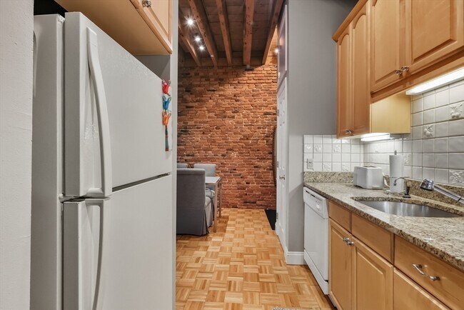 Building Photo - 130 Fulton St