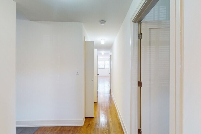 Floorplan - 5234-5244 S. Ingleside Avenue