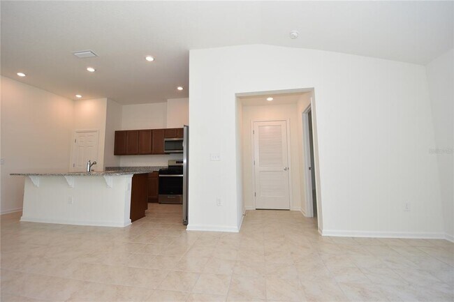 Building Photo - 24 Windsor Ter