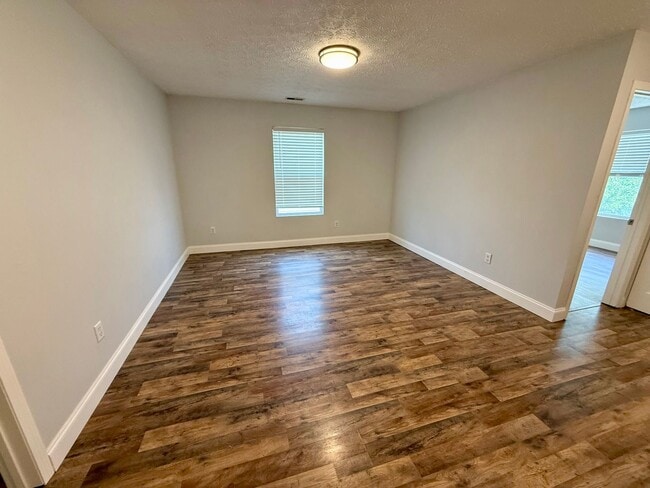 Building Photo - Spacious 4-Bedroom Home in the Licking Heights School District