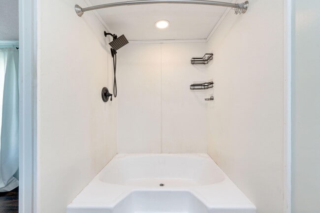 Building Photo - 2725 FL-83