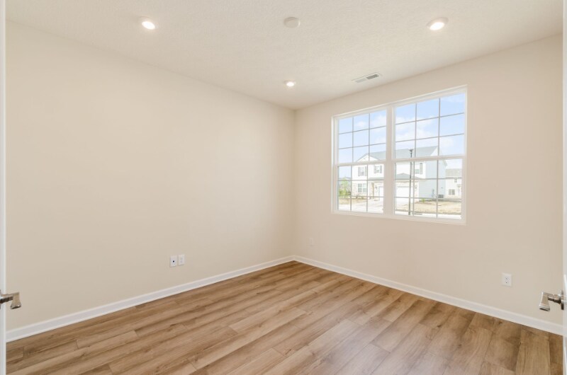 Building Photo - 1356 Red Tail Pl
