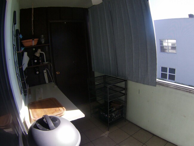 Building Photo - 571 Capri L