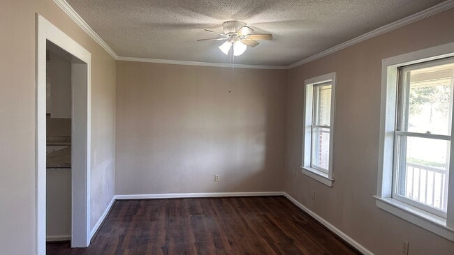 Building Photo - RENTAL HOME 3BD/2BTH