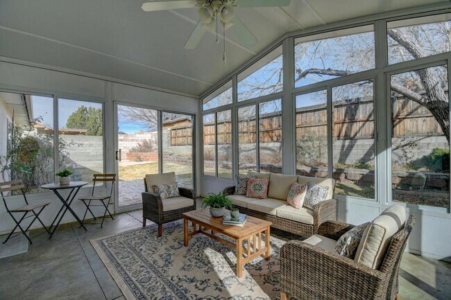 Building Photo - 5316 Van Christopher Dr NE