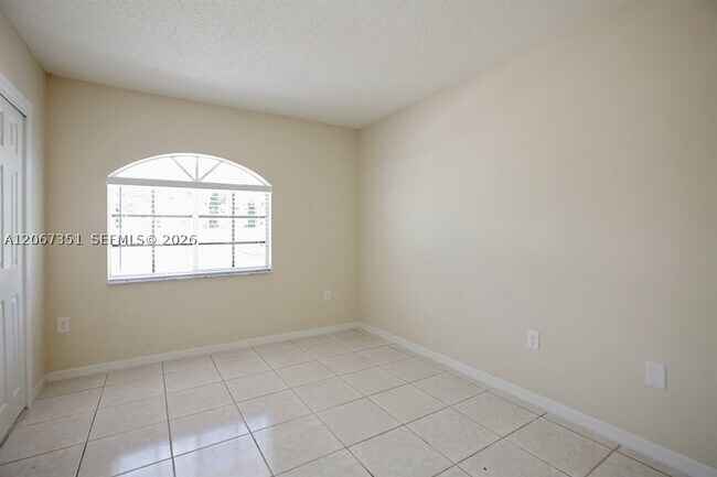 Building Photo - 16440 SW 144th Ave