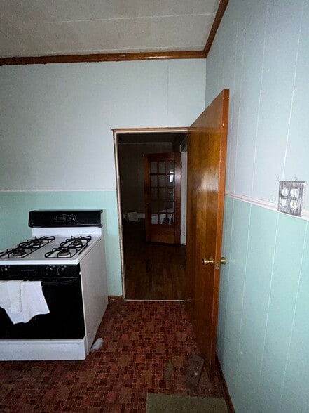 Building Photo - 404 S Thomas St