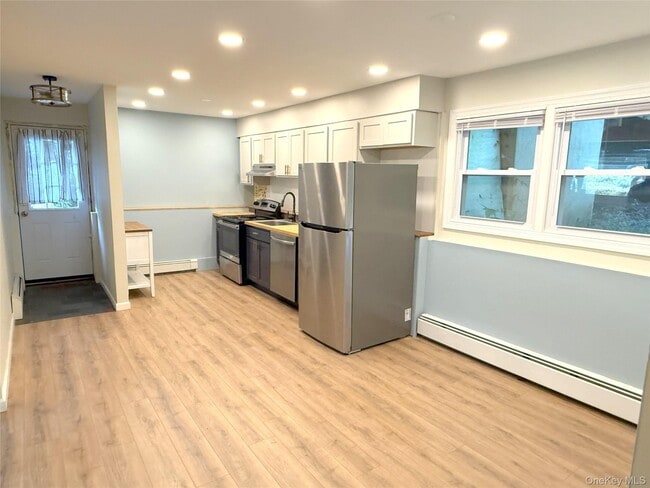 Building Photo - 44 S Rockland Ave