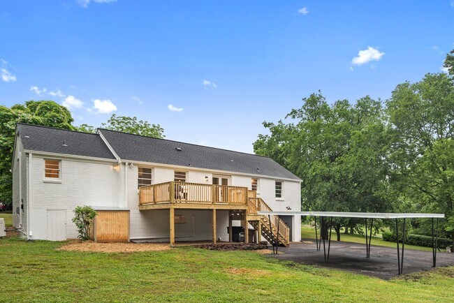 Building Photo - Beautifully Updated 4BR 2BA Home in Madison. Over 2,000 sq ft. $2,950 Rent.