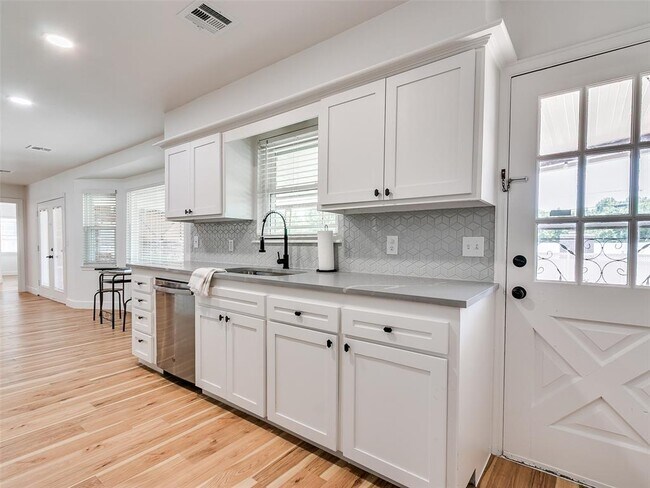 Building Photo - 2304 NW 56th Terrace